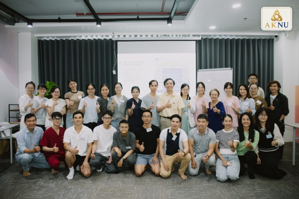 Ảnh lưu niệm cuối buổi.